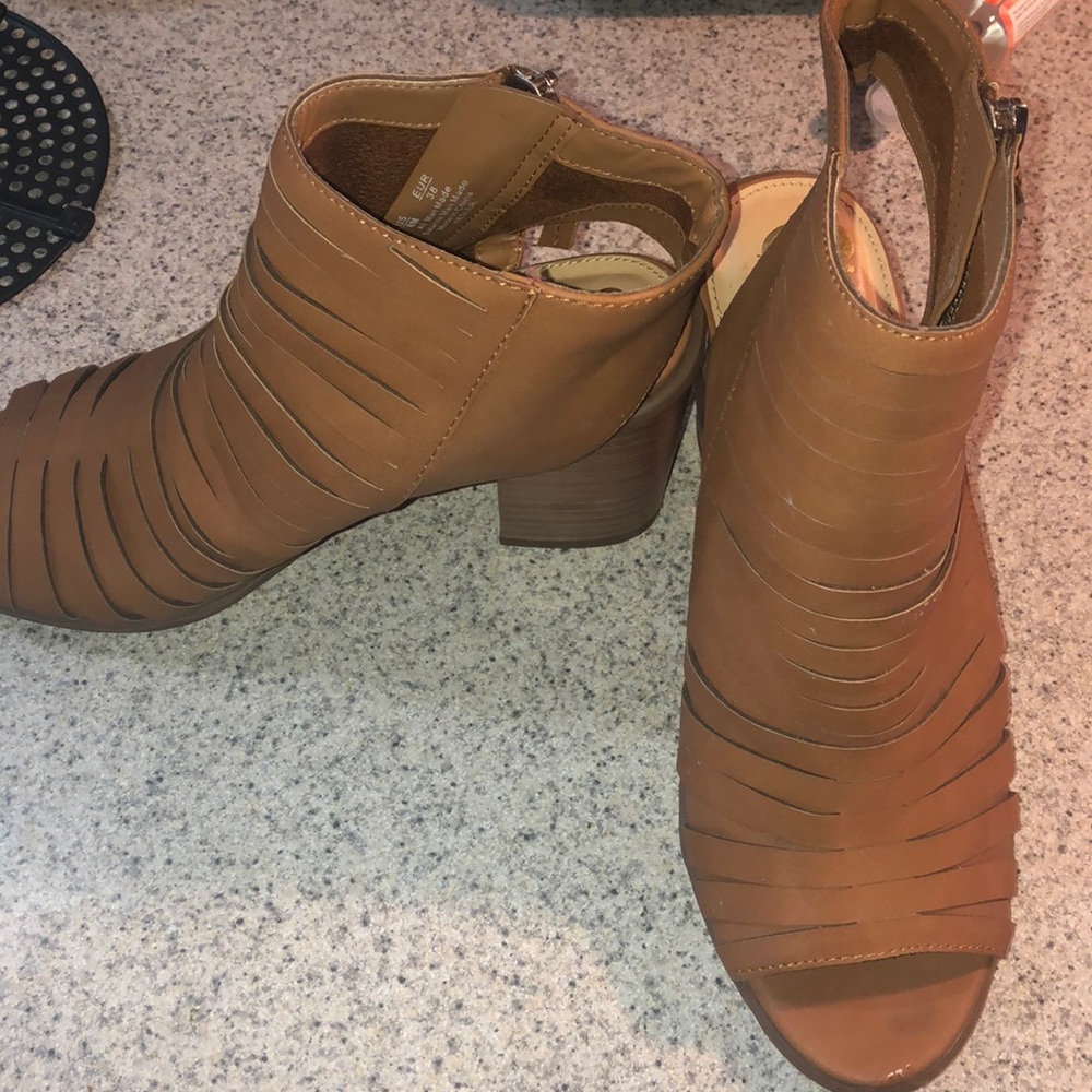 Circus open toed heeled sandals